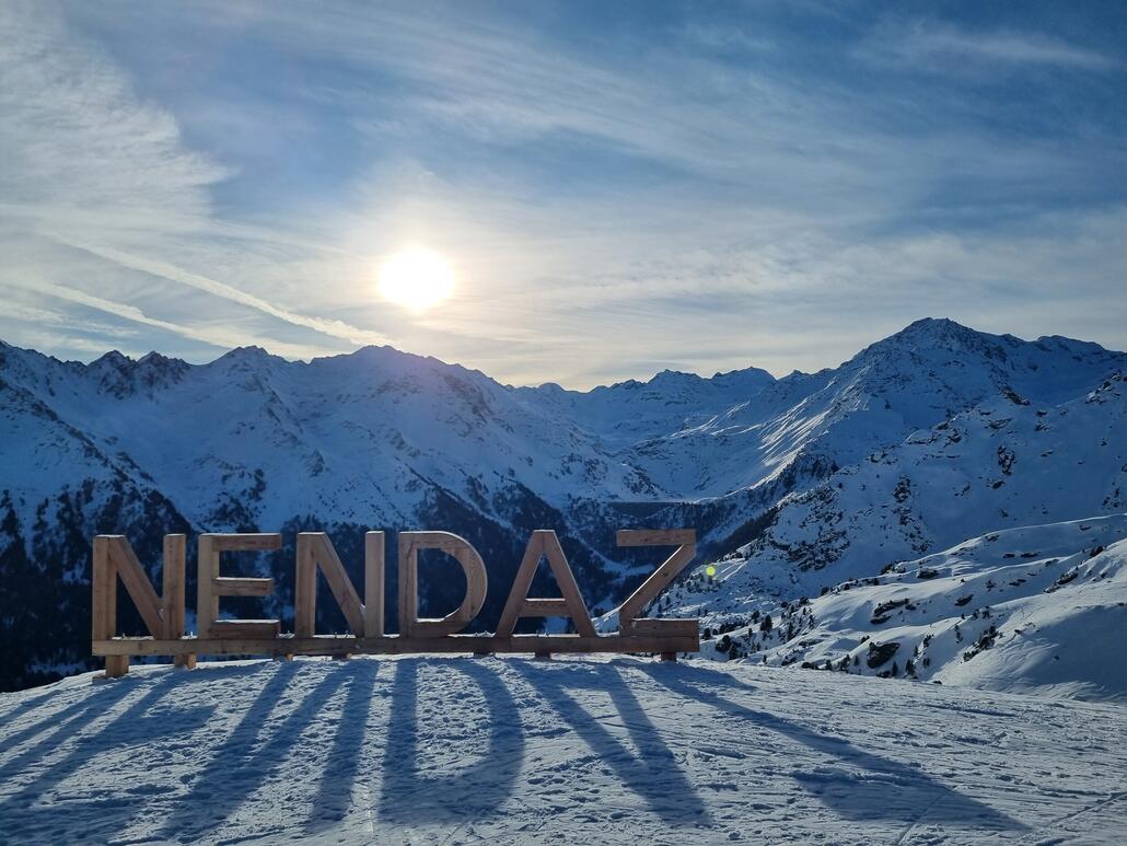 Die ersten 2 Abfahrten am Plan du Fou sind fantastisch. Perfekte Pistenbedingungen. Erfahrungsgemäss hält das hier aber nicht lang wegen Andrang und Morgensonne