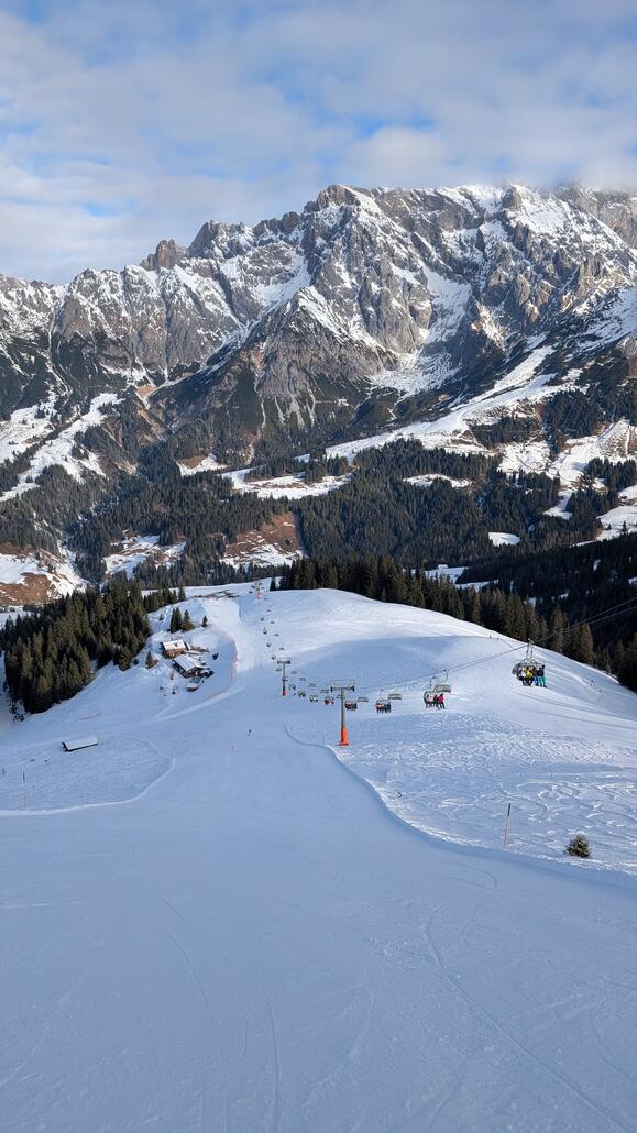 Super gute schwarze Piste an der Zachofalm Vierersessel Bahn