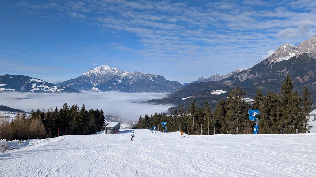 Für die geringe Höhenlage auf 800 Metern im Tal doch Recht OK die Piste, wahrscheinlich einfach weil hier weniger Leute fahren