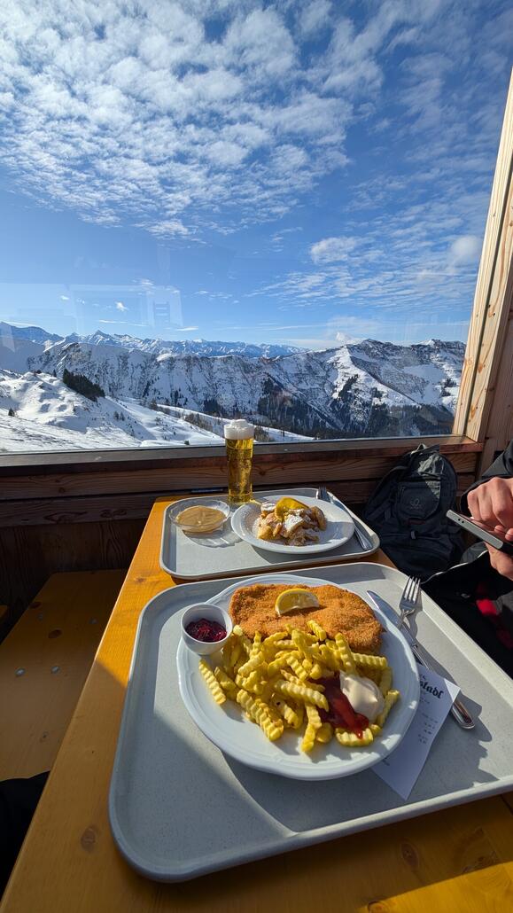 Tolles Schnitzel mit Pommes für 18,80€ am höchsten Punkt
