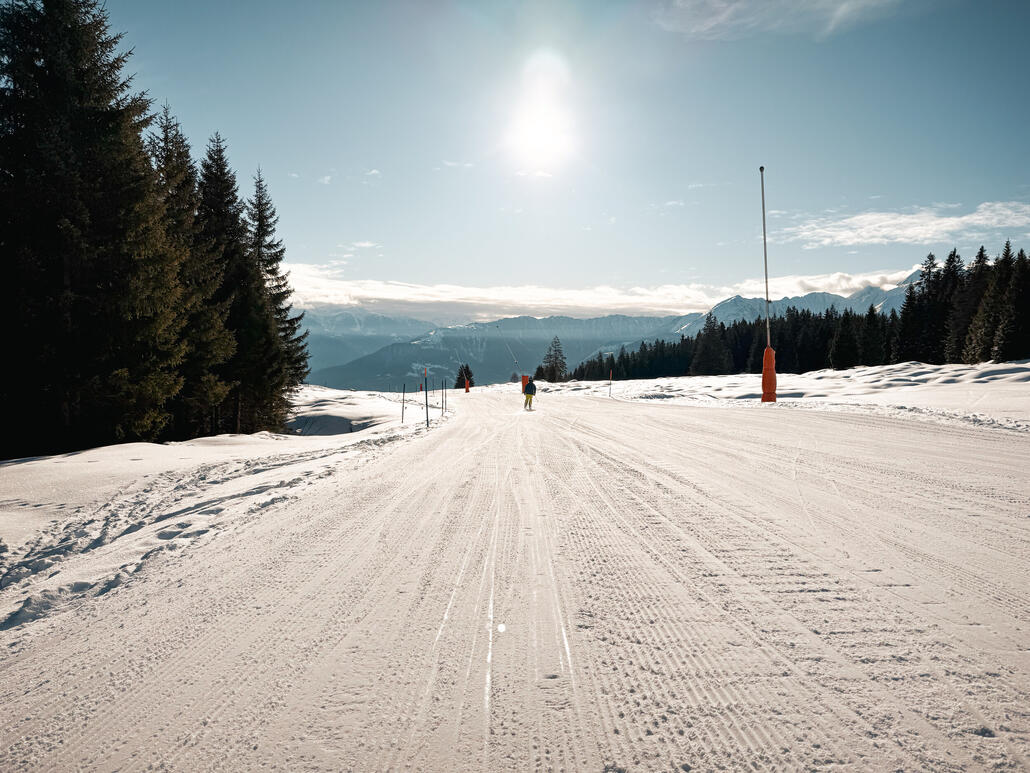 IMG_1526.JPG (1.33 MiB) 743 mal betrachtet Talabfahrt Flims. Schön zu fahren.