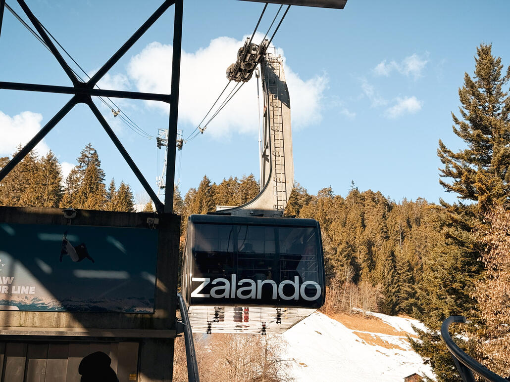 IMG_1586.JPG (1.38 MiB) 744 mal betrachtet Unten im Tal, nehmen wir mir zuliebe die PB welche uns am schnellsten wieder auf den Crap bringt.