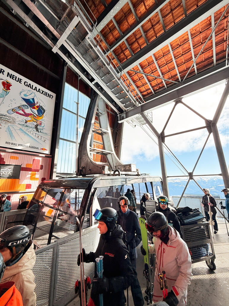 IMG_1590.JPG (1.74 MiB) 744 mal betrachtet Nach ganzen 10 Minuten Fahrzeit kommen wir oben an