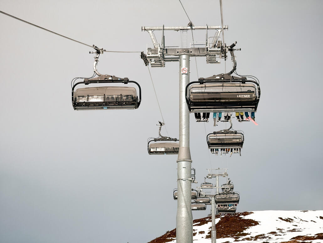 IMG_1629.JPG (584.11 KiB) 743 mal betrachtet Schön designter Leitner Sessel.