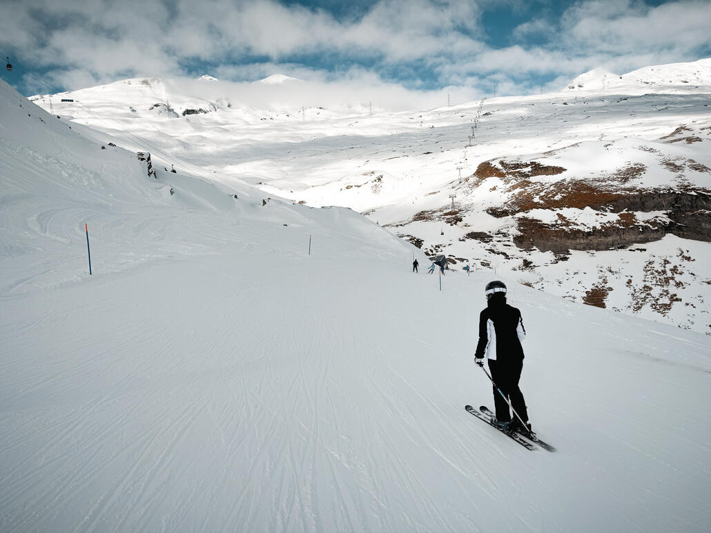 Auf der Piste von der Bergstation Alp Dado nach Fuorcla