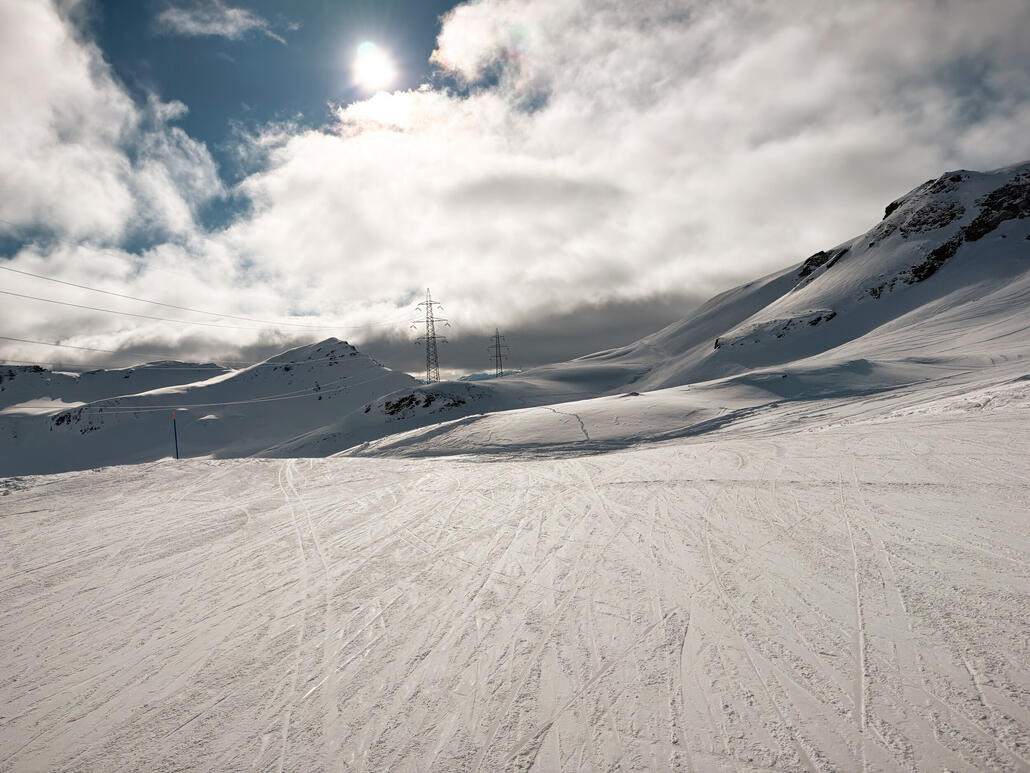 IMG_1678.JPG (1.04 MiB) 744 mal betrachtet Runter nach Fuorcla