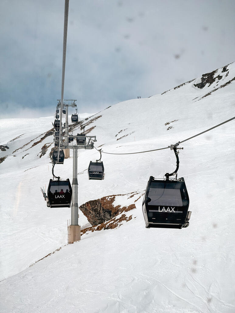 IMG_1711.JPG (837.85 KiB) 743 mal betrachtet Wieder hoch. Schöne Bahn einfach.