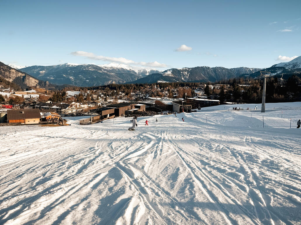 IMG_1733.JPG (1.52 MiB) 744 mal betrachtet Ankunft in Flims. Wir wollten Apero auf Segnes nehmen, doch die Pläne werden geändert.