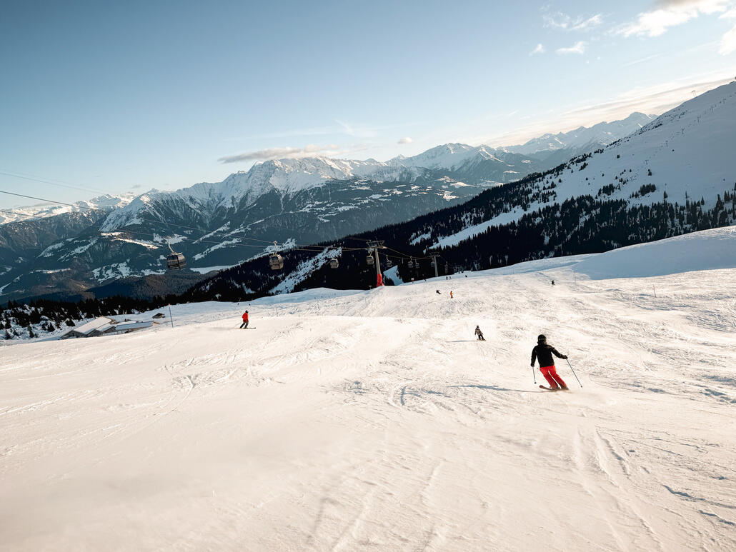 IMG_1740.JPG (1.05 MiB) 743 mal betrachtet Der Apero wird nicht stattfinden. Ist eigentlich auch nicht weiter tragisch. Vielleicht auch besser so. Wir fahren ins Tal