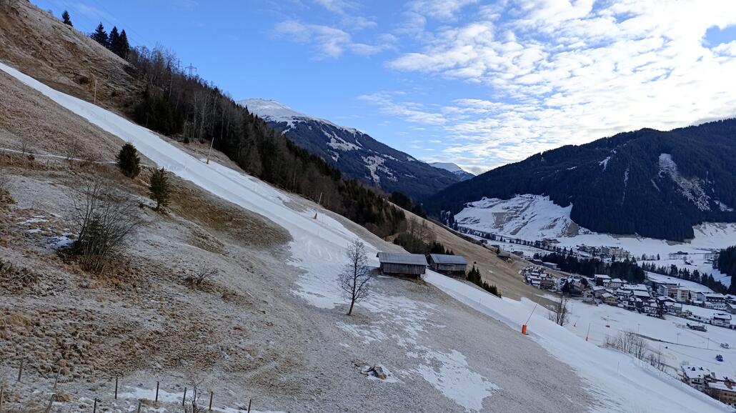 hier unten sind die Pisten unruhig, aber nur ca. die letzten 300hm